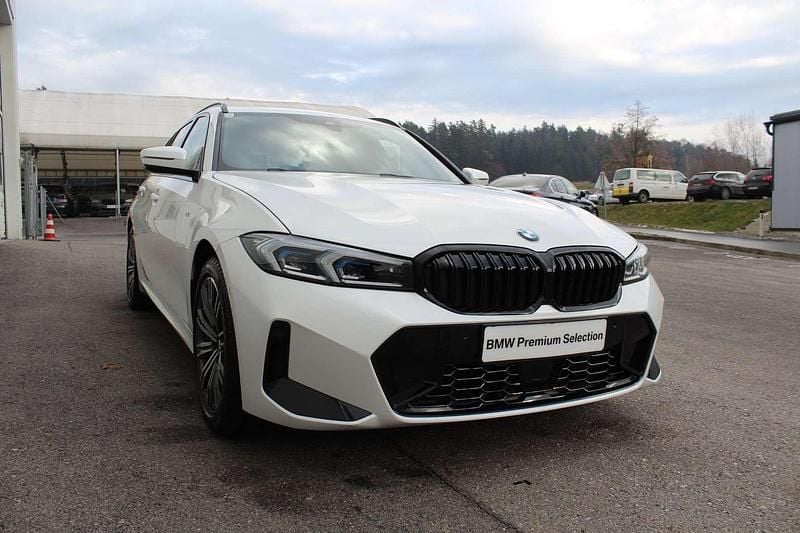 Gebraucht BMW 320 Efficient Dynamics 190 PS (139 kW) 2022 Weiß Kombi