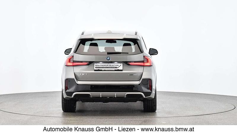 Gebraucht BMW iX1 Shadowline 200 kW (272 PS) 2023 Spacesilber SUV