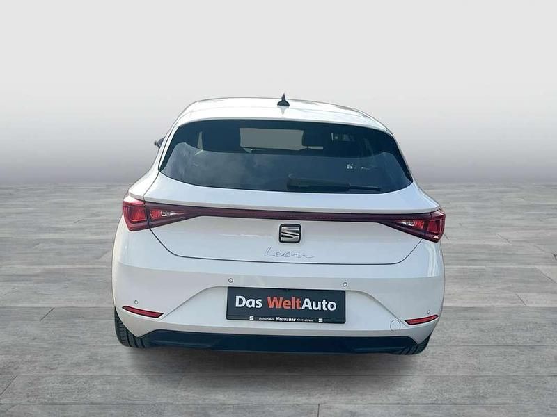 Gebraucht Seat Leon 90 PS (66 kW) 2023 Weiß Limousine