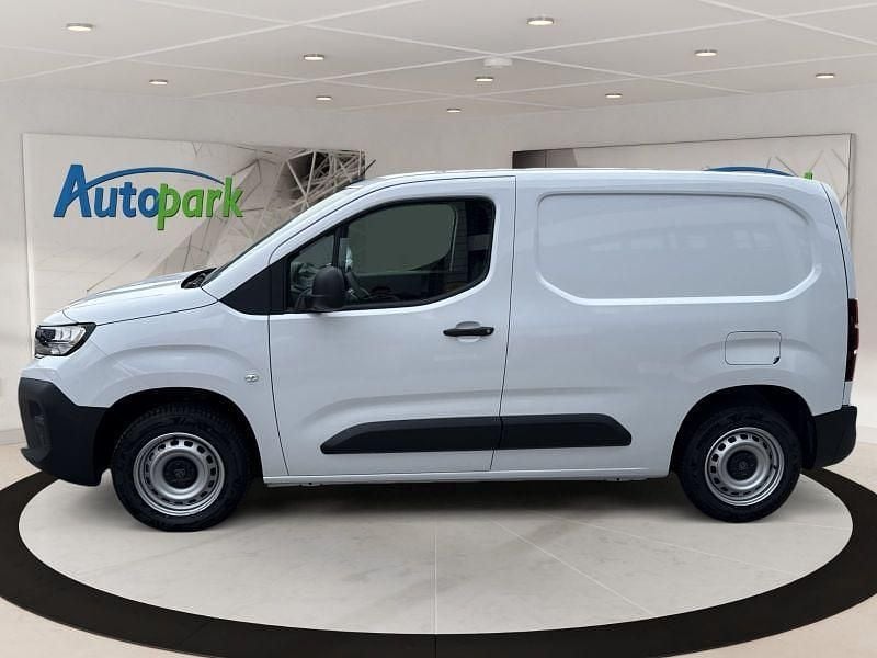 Neu Peugeot Partner S 102 PS (75 kW) 2025 Van / Kleinbus