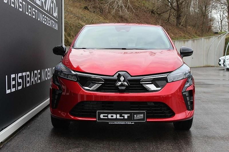 Gebraucht Mitsubishi Colt Invite 67 PS (49 kW) 2024 Rot Limousine