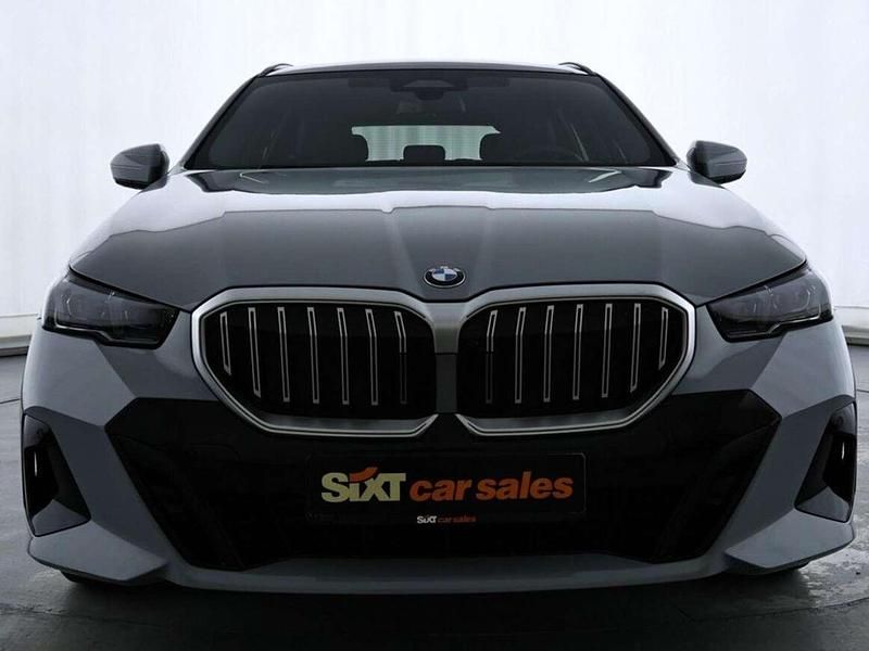 Gebraucht BMW 520 M Sport 190 PS (139 kW) 2025 Grau Kombi