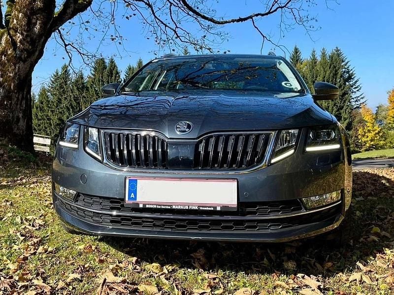 Grau Gebraucht 2018 Skoda Octavia Ambition Kombi | € 17.100 (Fairer Preis) - Bild 1/4
