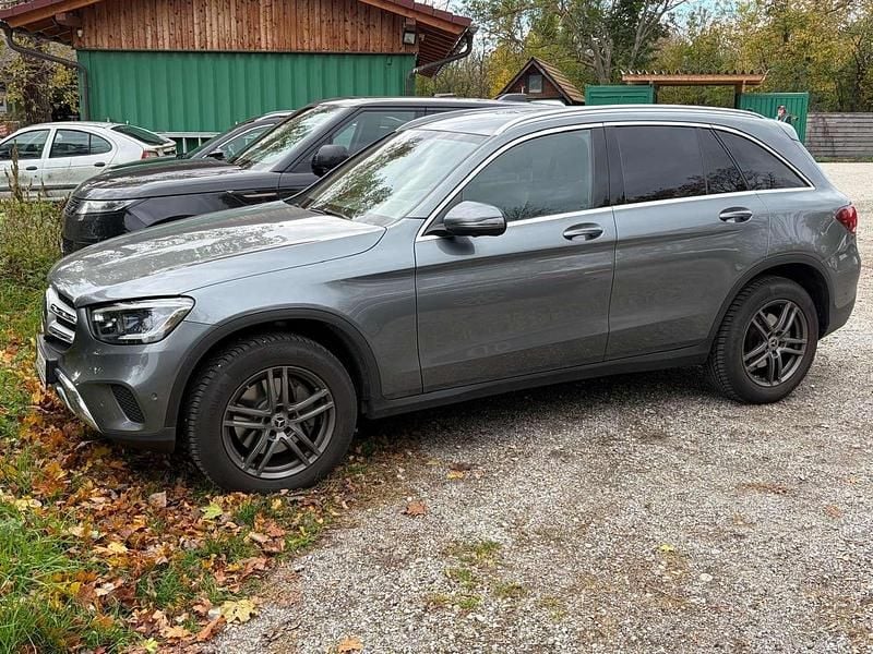 Grau Gebraucht 2020 Mercedes GLC220 SUV | € 39.500 (Fairer Preis) - Bild 1/4