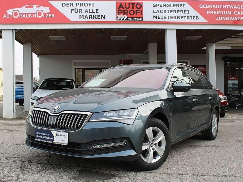 Grau Gebraucht 2022 Skoda Superb Ambition Kombi | € 24.780 (Superpreis) - Bild 1/4