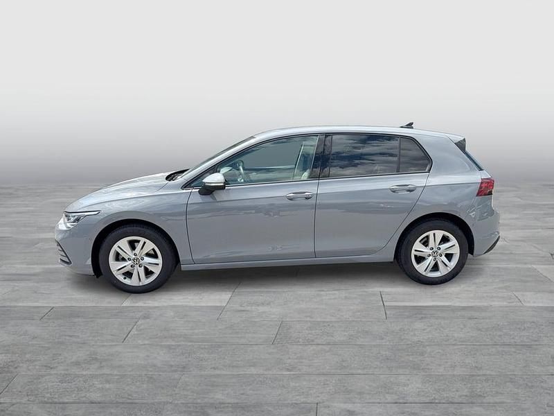 Gebraucht VW Golf VIII Life 110 PS (80 kW) 2022 Mittelgrau  normal