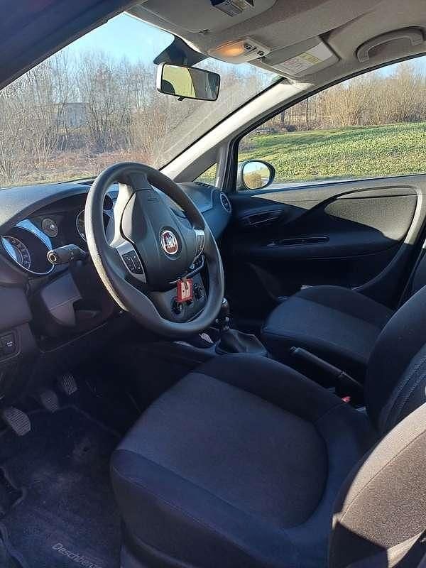 Gebraucht Fiat Punto Easy 67 PS (49 kW) 2014 Grau Kleinwagen