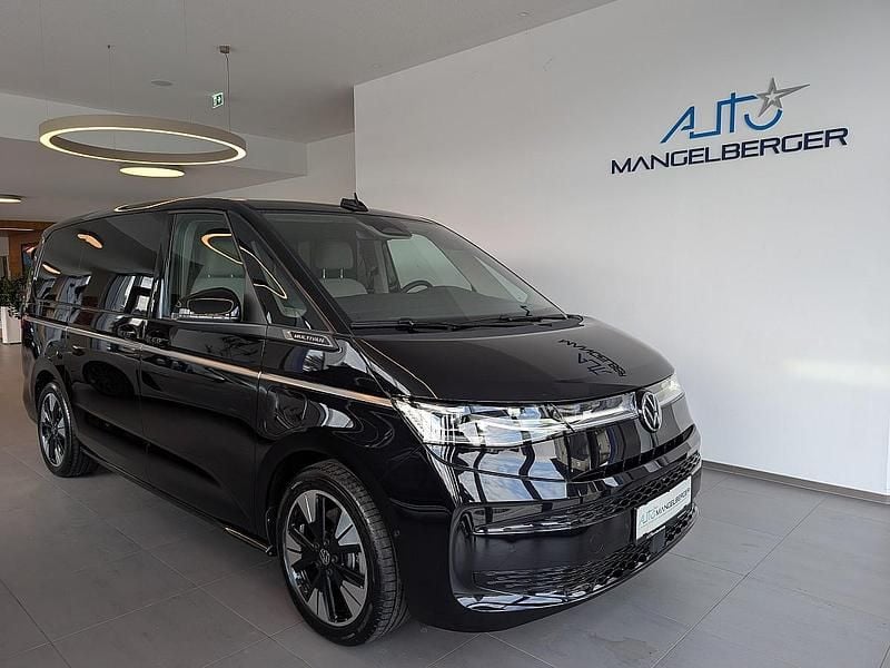Deep black perleffekt Gebraucht 2025 VW Multivan Style Van | € 74.900 - Bild 1/4