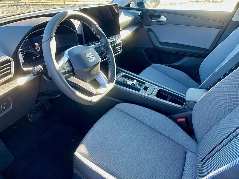 Neu Seat Leon Style 204 PS (150 kW) 2025 Dunkelgrau  metallicperleffekt Kombi