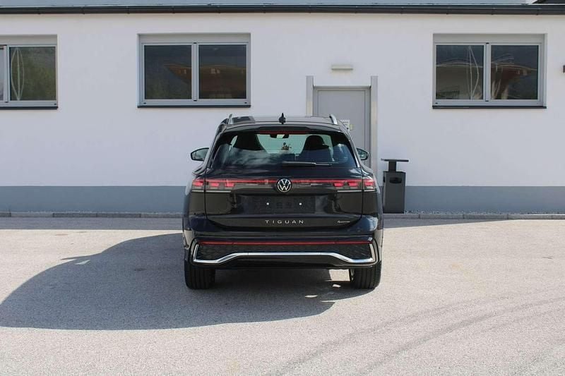 Gebraucht VW Tiguan Sport 193 PS (141 kW) 2025 Schwarz  metallic SUV