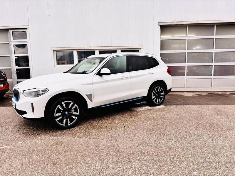 Gebraucht BMW iX3 Impressive 210 kW (286 PS) 2021 Weiß SUV