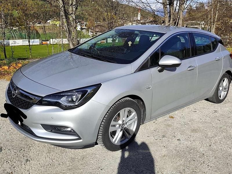 Silber Gebraucht 2019 Opel Astra Innovation Limousine | € 13.900 (Fairer Preis) - Bild 1/4