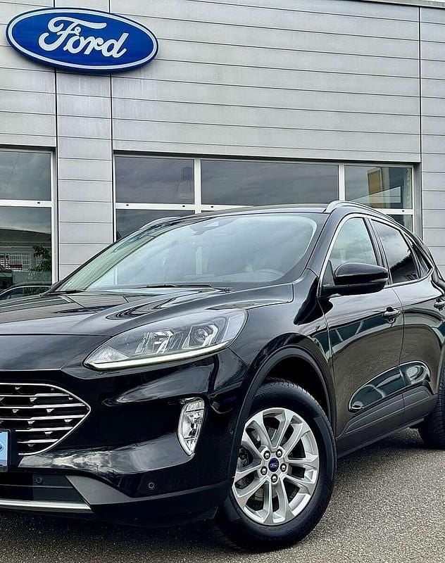 Gebraucht Ford Kuga Titanium 150 PS (110 kW) 2022 Schwarz SUV
