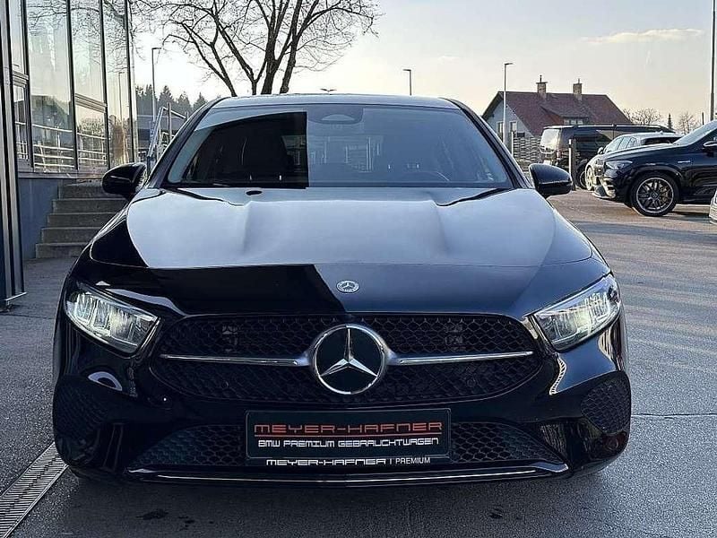 Gebraucht Mercedes A180 Progressive 136 PS (100 kW) 2023 Schwarz Limousine