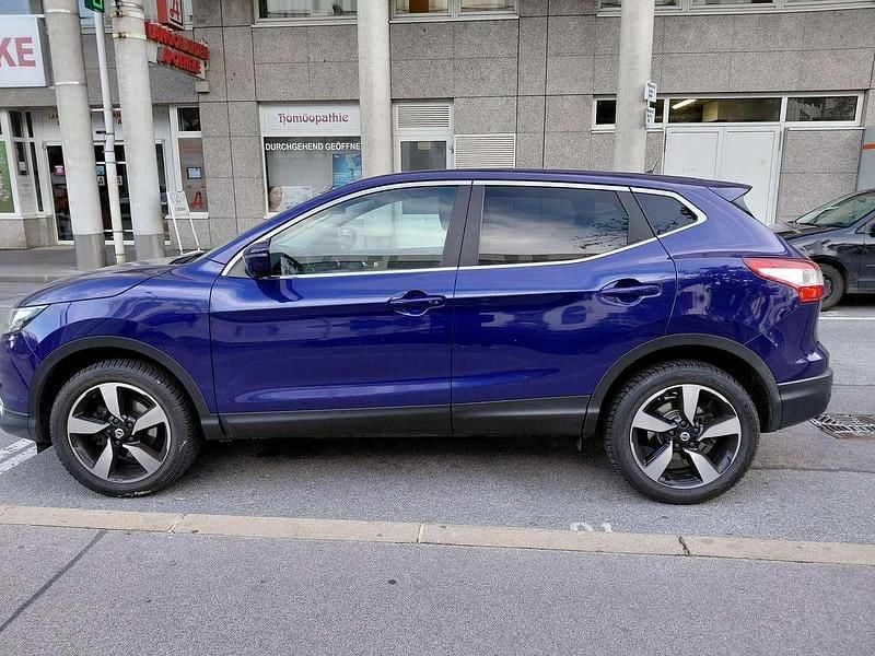 Blau Gebraucht 2017 Nissan Qashqai N-Connecta SUV | € 14.000 (Fairer Preis) - Bild 1/4