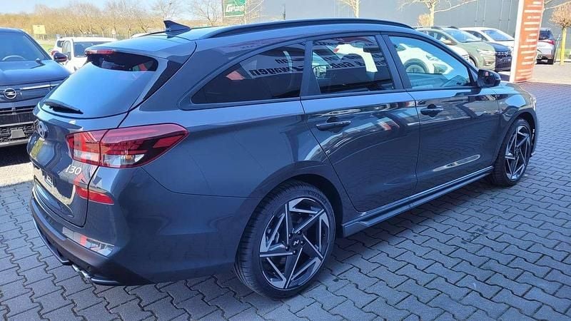 Neu Hyundai i30 N Line 140 PS (102 kW) 2025 Grau Kombi