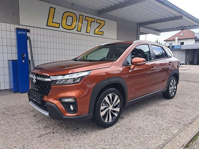 Braun Gebraucht 2025 Suzuki SX4 S-Cross SUV | € 30.990 (Teuer) - Bild 1/4