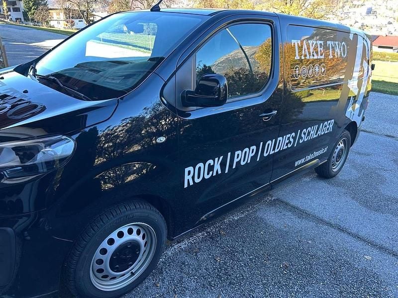 Gebraucht Peugeot Expert 144 PS (105 kW) 2023 Schwarz Van