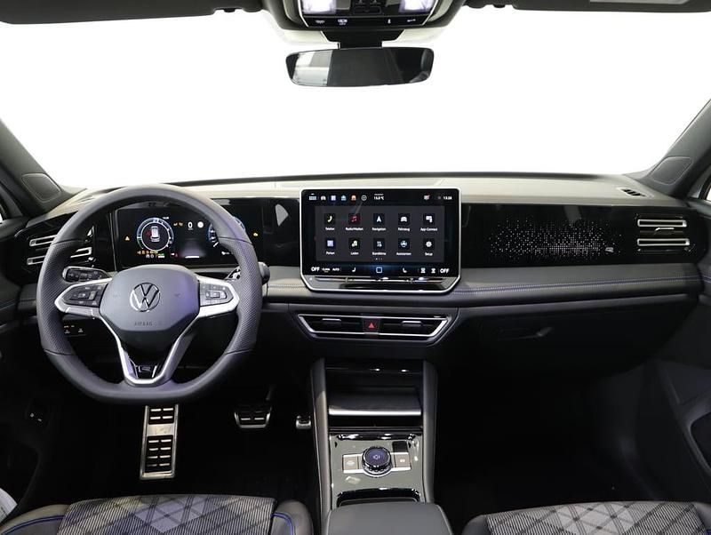 Neu VW Tiguan Sport 150 PS (110 kW) 2025 Weiß SUV