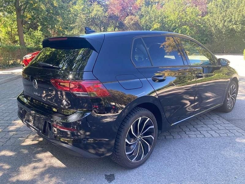 Gebraucht VW Golf VIII 116 PS (85 kW) 2024 Schwarz Limousine