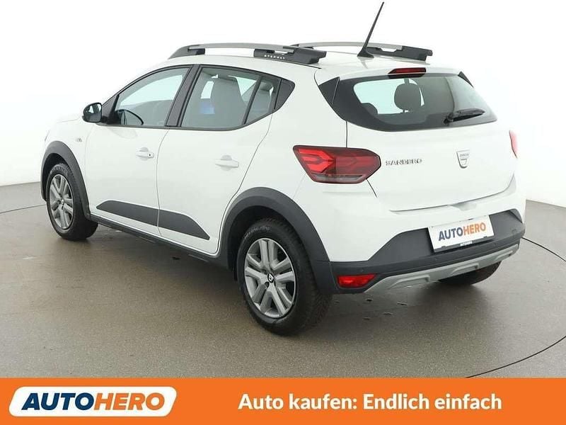 Gebraucht Dacia Sandero Comfort 91 PS (66 kW) 2021 Weiß Kleinwagen