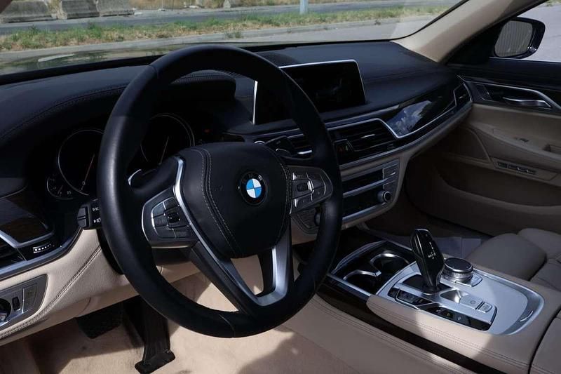 Gebraucht BMW 750L 449 PS (330 kW) 2017 Grau Limousine