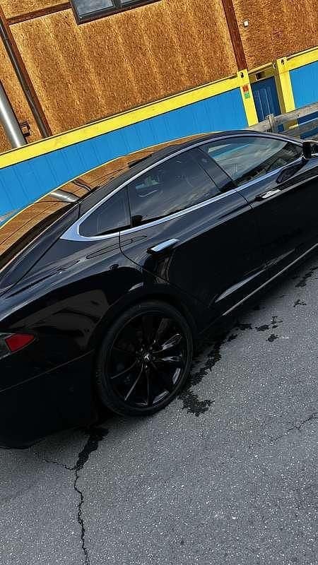 Schwarz Gebraucht 2018 Tesla Model S Kleinwagen | € 24.500 (Fairer Preis) - Bild 1/4