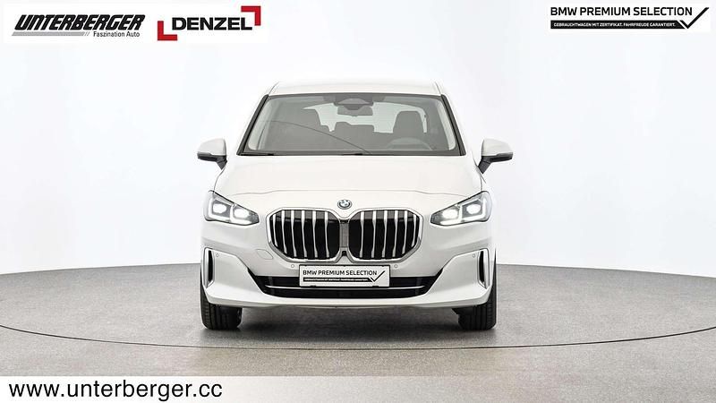 Gebraucht BMW 225 Active Tourer Luxury Line 245 PS (180 kW) 2024 Weiß Van / Kleinbus