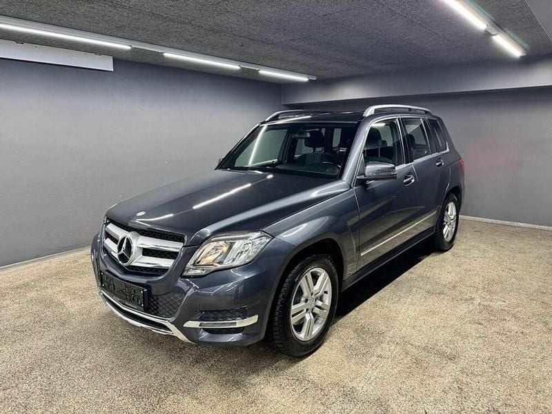 Grau Gebraucht 2013 Mercedes GLK200 SUV | € 14.900 - Bild 1/4