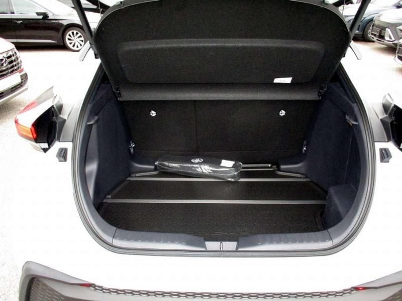 Gebraucht Toyota C-HR Active 152 PS (111 kW) 2024 Weiß SUV