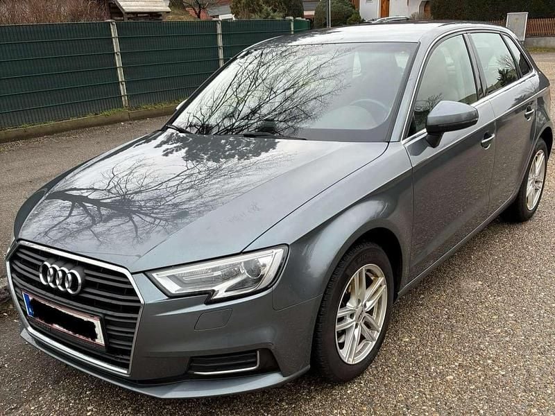 Gebraucht Audi A3 116 PS (85 kW) 2017 Grau Limousine