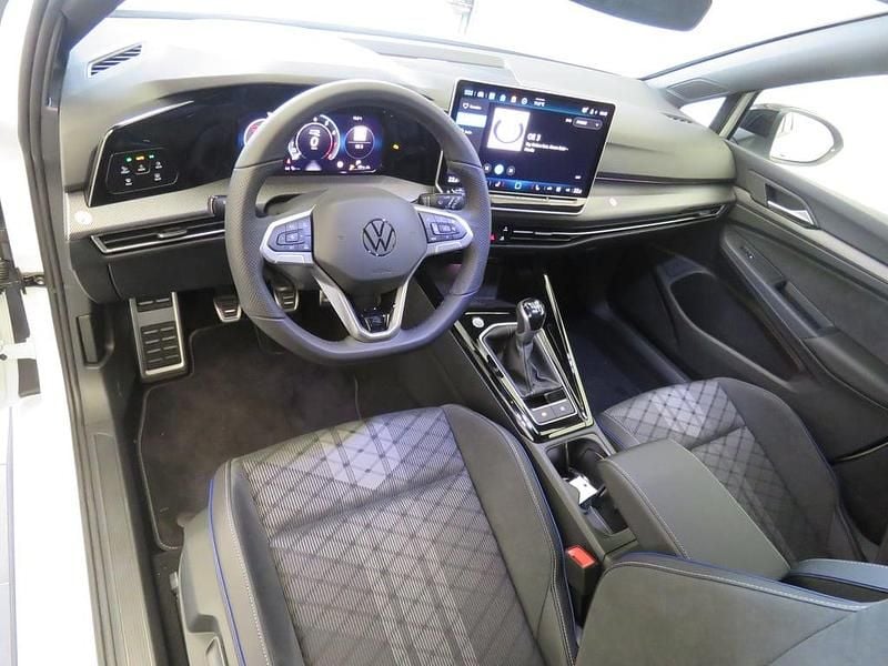 Gebraucht VW Golf VIII Sport 150 PS (110 kW) 2025 Weiss  normal Limousine