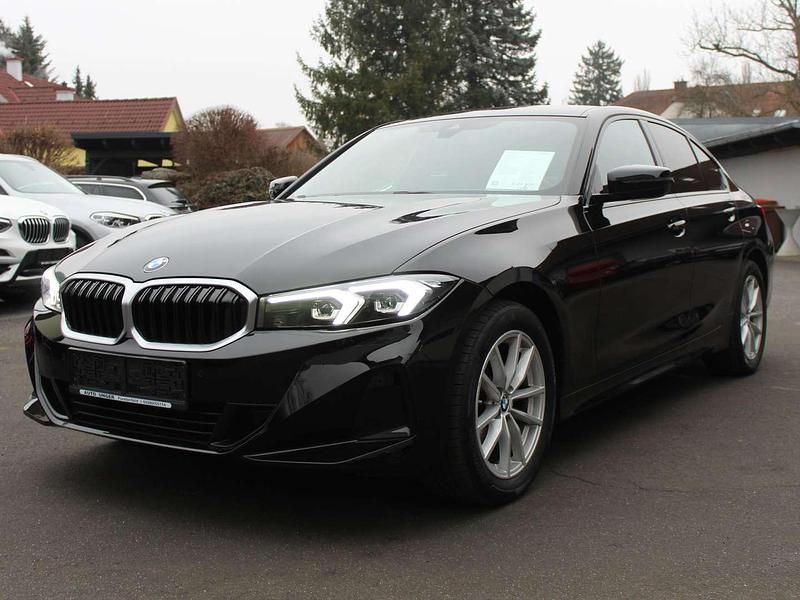 Gebraucht BMW 318 Shadowline 156 PS (114 kW) 2022 Schwarz Limousine