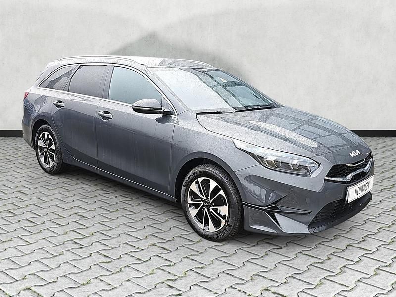 Neu Kia Ceed Sportswagon 101 PS (74 kW) 2025 Grau Kombi