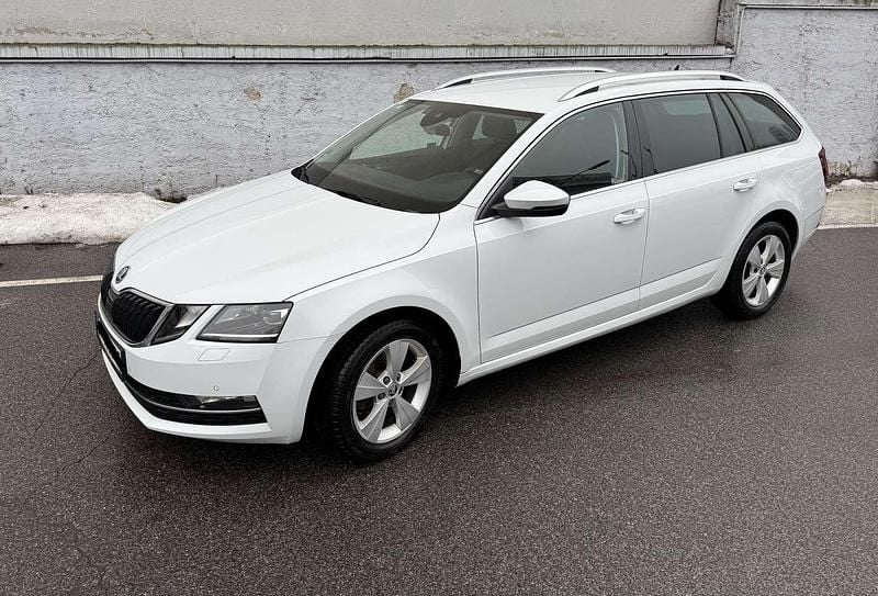 Weiß Gebraucht 2019 Skoda Octavia Style Kombi | € 14.500 (Guter Preis) - Bild 1/4
