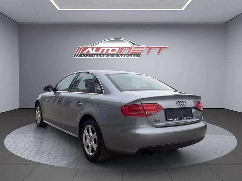 Gebraucht Audi A4 Basis 120 PS (88 kW) 2009 Grau Limousine