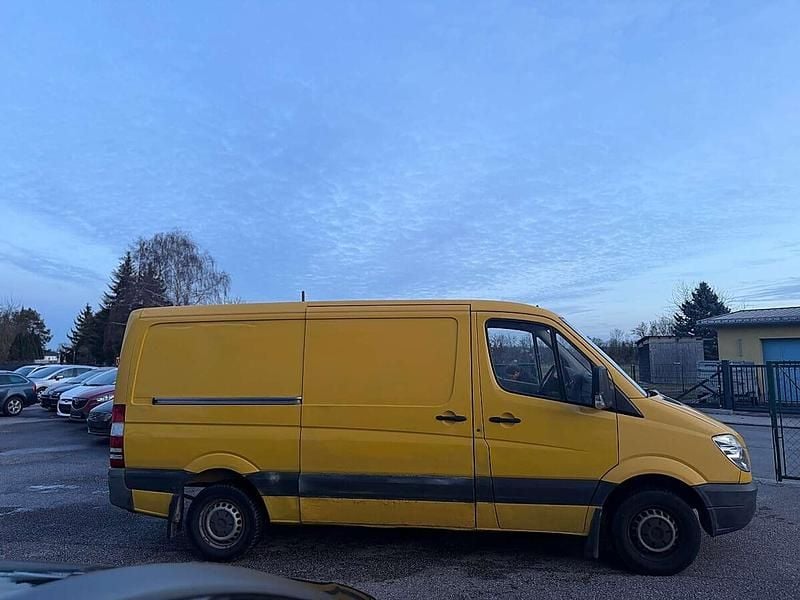 Gebraucht Mercedes Sprinter 163 PS (119 kW) 2011 Gelb Van