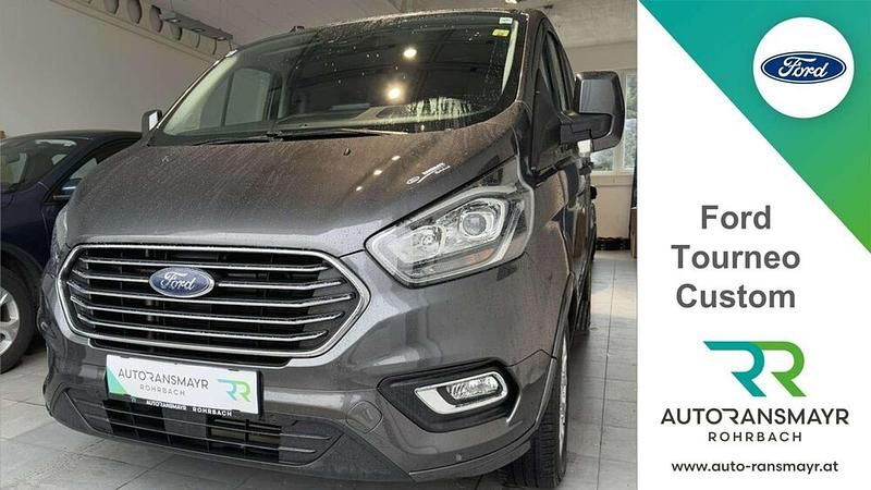 Gebraucht Ford Tourneo Titanium 131 PS (96 kW) 2022 Grau Van / Kleinbus