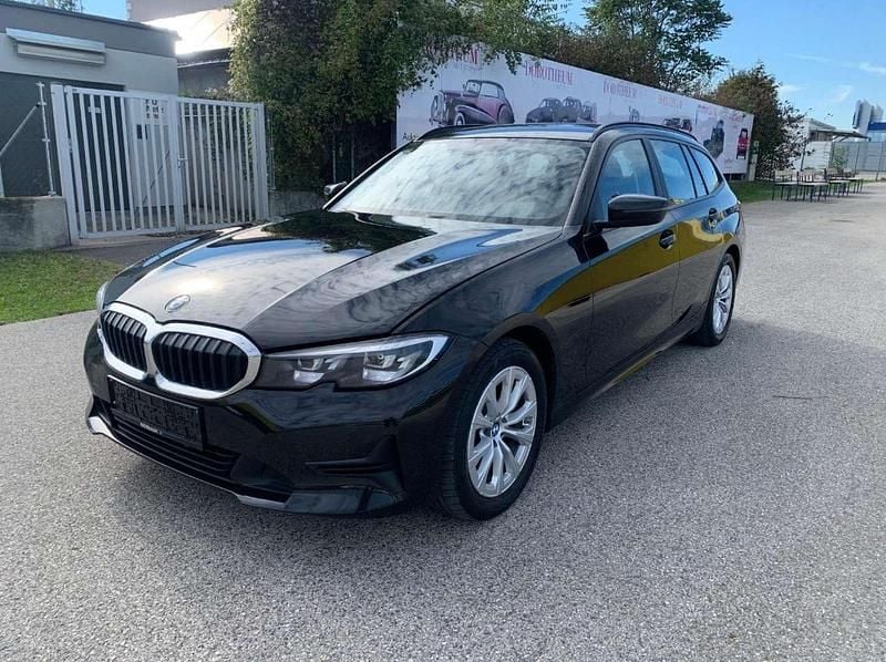 Schwarz Gebraucht 2022 BMW 318 Sport Line Kombi | € 18.700 (Guter Preis) - Bild 1/4