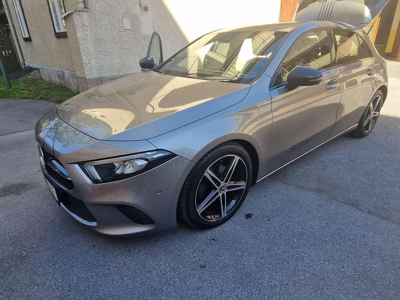 Gebraucht Mercedes 180 114 PS (83 kW) 2017 Grau Limousine