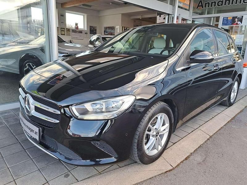 Gebraucht Mercedes B180 116 PS (85 kW) 2019 Schwarz  metallic Van / Kleinbus