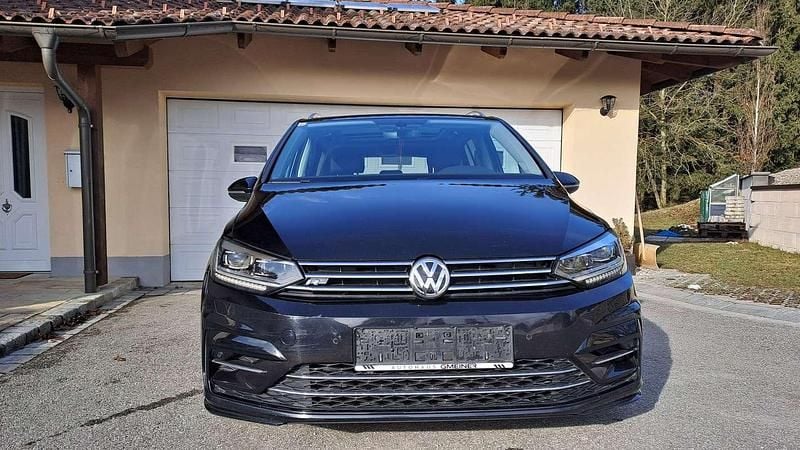 Gebraucht VW Touran Comfortline 150 PS (110 kW) 2017 Schwarz Van / Kleinbus