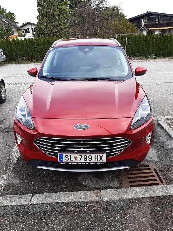 Gebraucht Ford Kuga Titanium 120 PS (88 kW) 2021 Rot SUV
