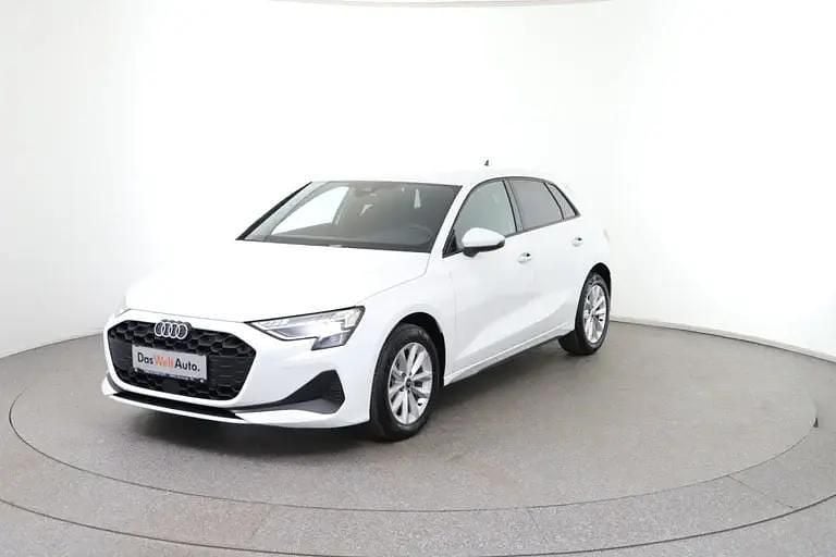Neu Audi A3 Ambiente 116 PS (85 kW) 2025 Weiss  normal Limousine