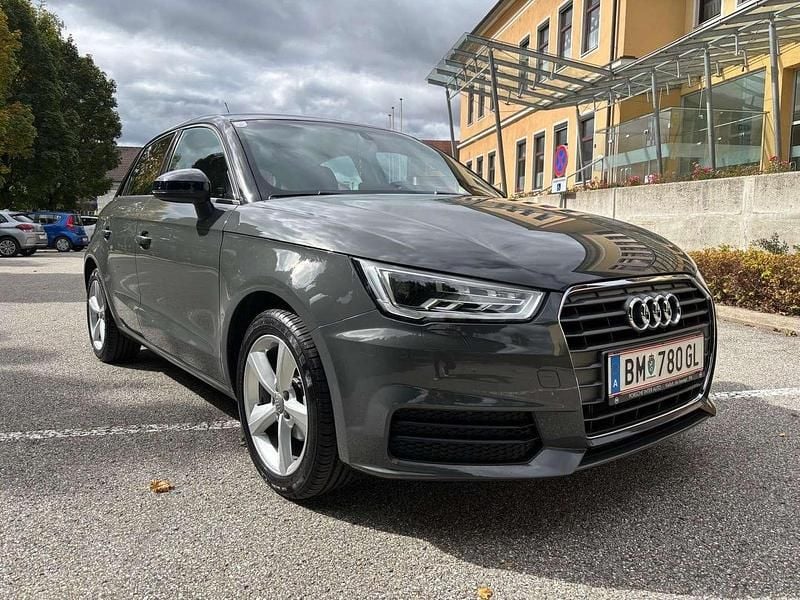 Grau Gebraucht 2017 Audi A1 Sportback Kleinwagen | € 12.490 (Fairer Preis) - Bild 1/4