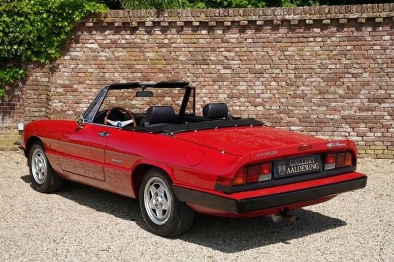Gebraucht Alfa Romeo Spider 126 PS (92 kW) 1990 Rot Cabrio