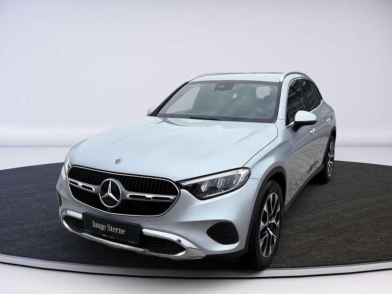 Gebraucht Mercedes GLC220 197 PS (144 kW) 2024 Silber SUV
