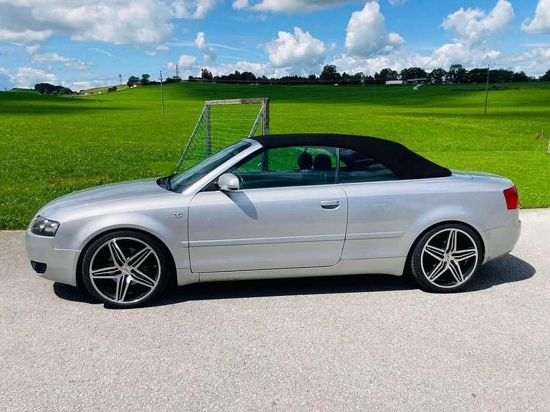 Silber Gebraucht 2005 Audi A4 Cabriolet Cabrio | € 11.800 - Bild 1/4