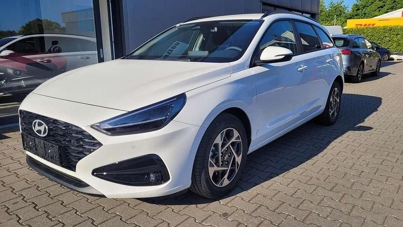 Weiß Neu 2025 Hyundai i30 Kombi | € 26.795 (Guter Preis) - Bild 1/4