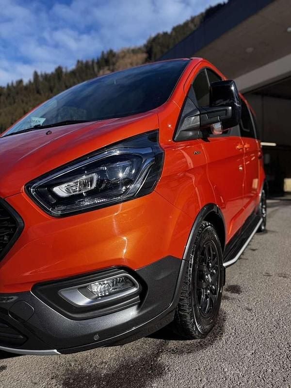 Gebraucht Ford Tourneo Active 131 PS (96 kW) 2022 Orange Van / Kleinbus